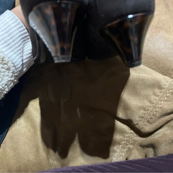 Anne Klein Womens Brown Tortoise AKMedley Suede Low Heel Pump Size 8 Career - Picture 3 of 7